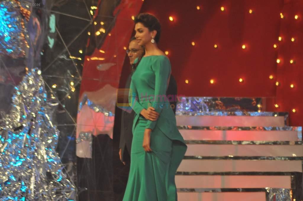Deepika Padukone at Star Screen Awards 2012 in Mumbai on 14th Jan 2012
