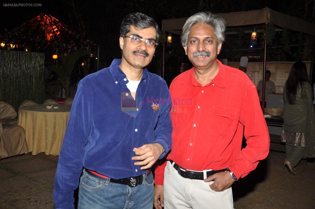 Vivek Vohra & Marcelus Baptista at Vivek and Roopa Vohra's Bash in Mumbai on 16th Jan 2012