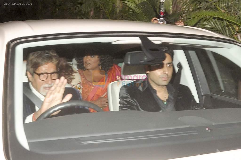Amitabh Bachchan, Abhishek Bachchan, Aishwarya Bachchan, Oprah Winfrey at Oprah Winfrey bash hosted by Parmeshwar Godrej on 16th Jan 2012