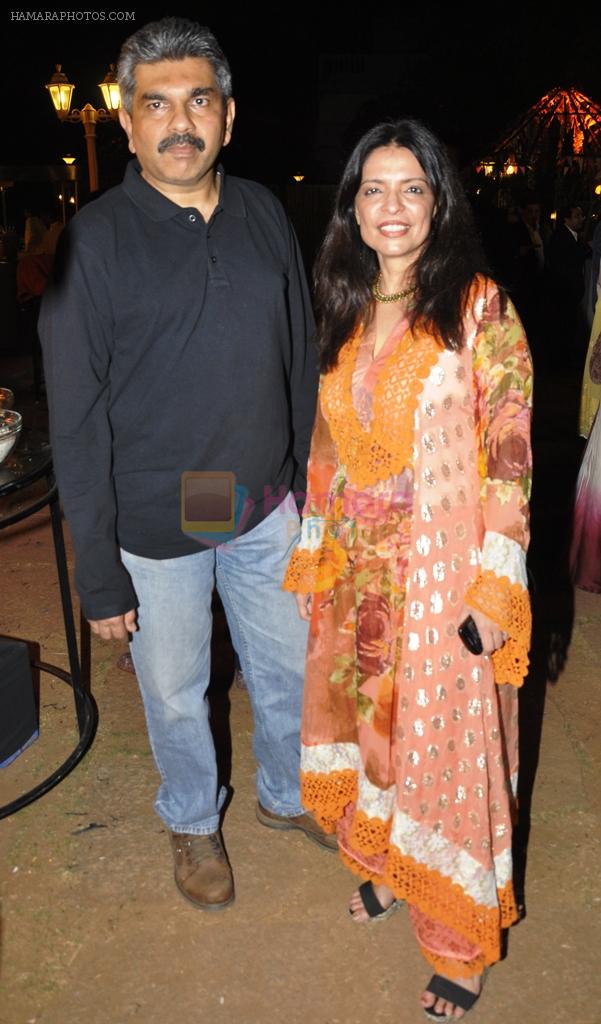 Leena & Nikhil Mogre at Vivek and Roopa Vohra's Bash in Mumbai on 16th Jan 2012