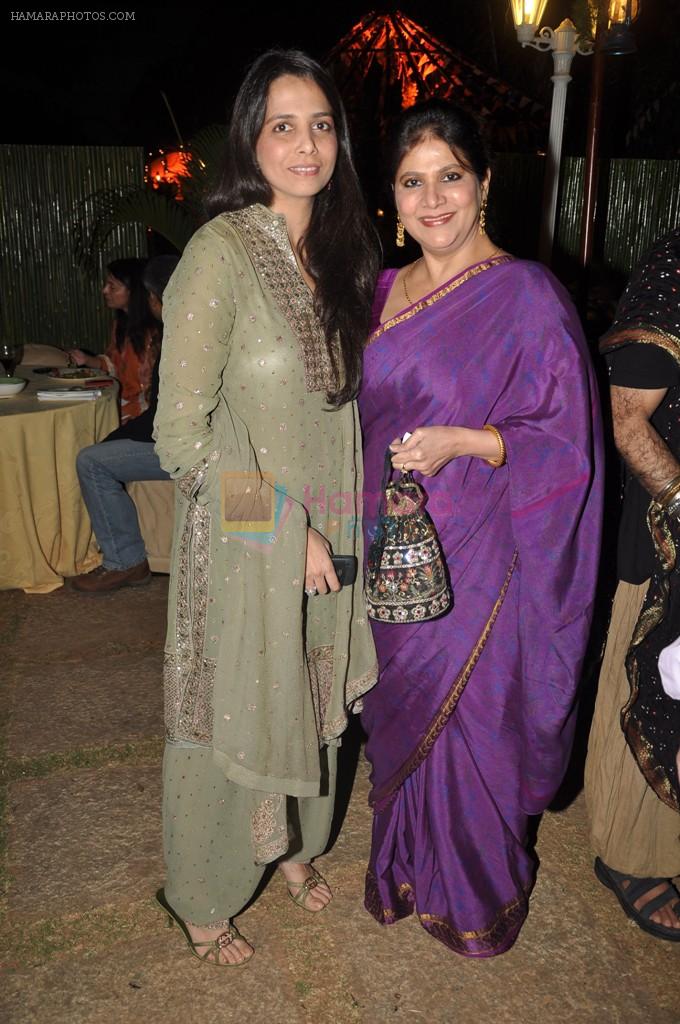 Roopa Vohra & Asha Sachdev at Vivek and Roopa Vohra's Bash in Mumbai on 16th Jan 2012