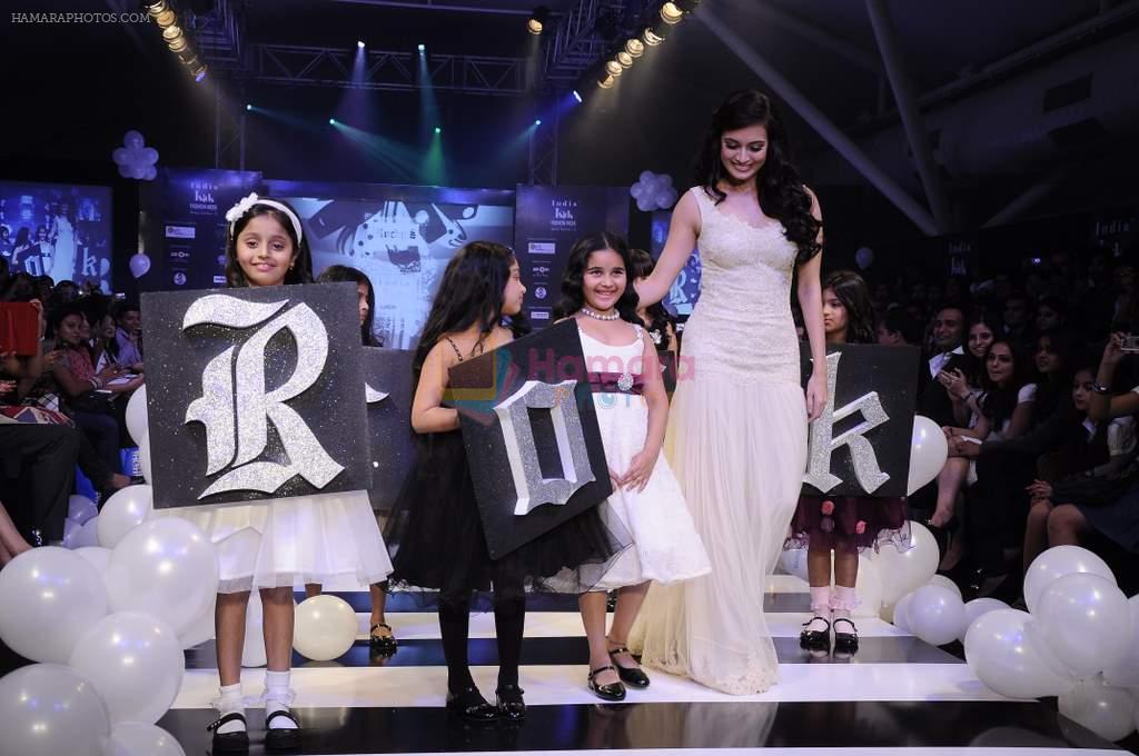 Dia Mirza walk the ramp for Rocky S at Kids Fashion Week day 1 on 17th Jan 2012