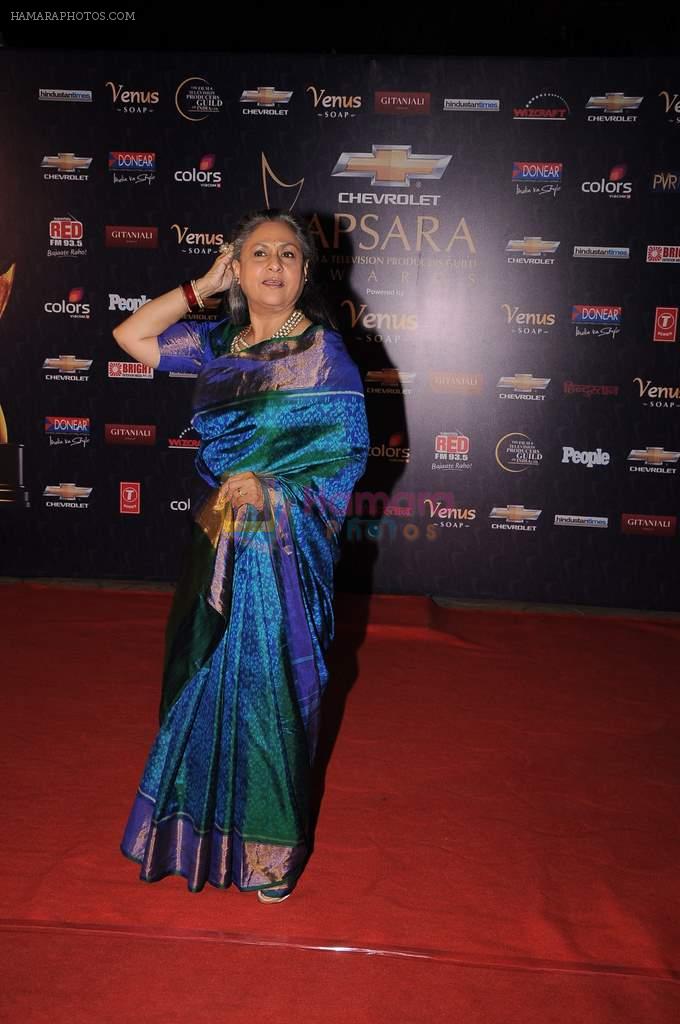 Jaya Bachchan at the 7th Chevrolet Apsara Awards 2012 Red Carpet in Yashraj Studio, Mumbai on 25th Jan 2012