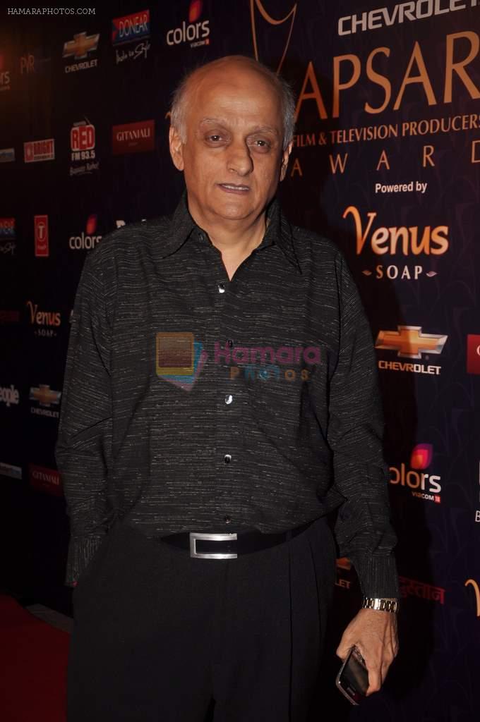 Mukesh Bhat at the 7th Chevrolet Apsara Awards 2012 Red Carpet in Yashraj Studio, Mumbai on 25th Jan 2012