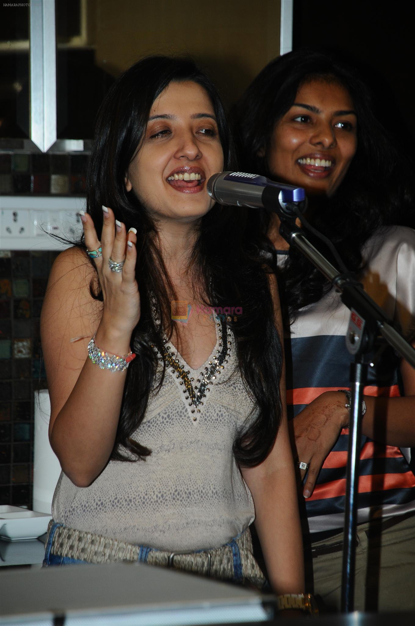 Amy Billimoria at Amy billimoria hosted a karoake night party in Mumbai on 26th Jan 2012