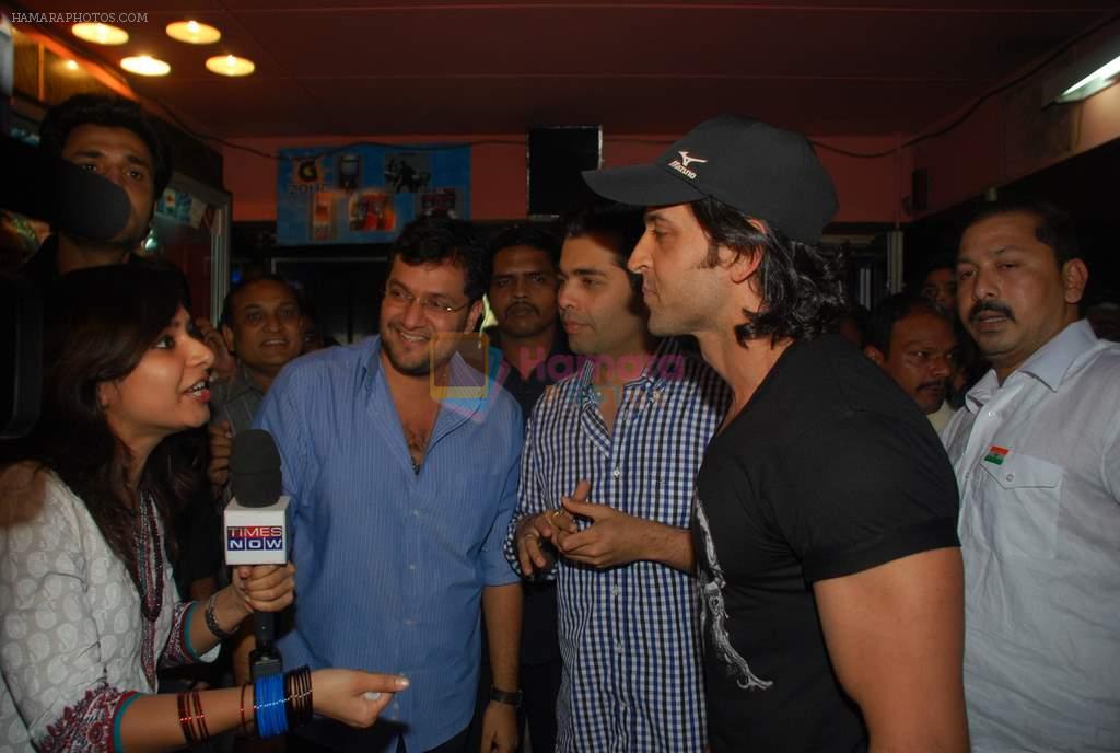 Karan Malhotra, Karan Johar, Hrithik Roshan with Agneepath stars visit various multiplex in Mumbai on 26th Jan 2012