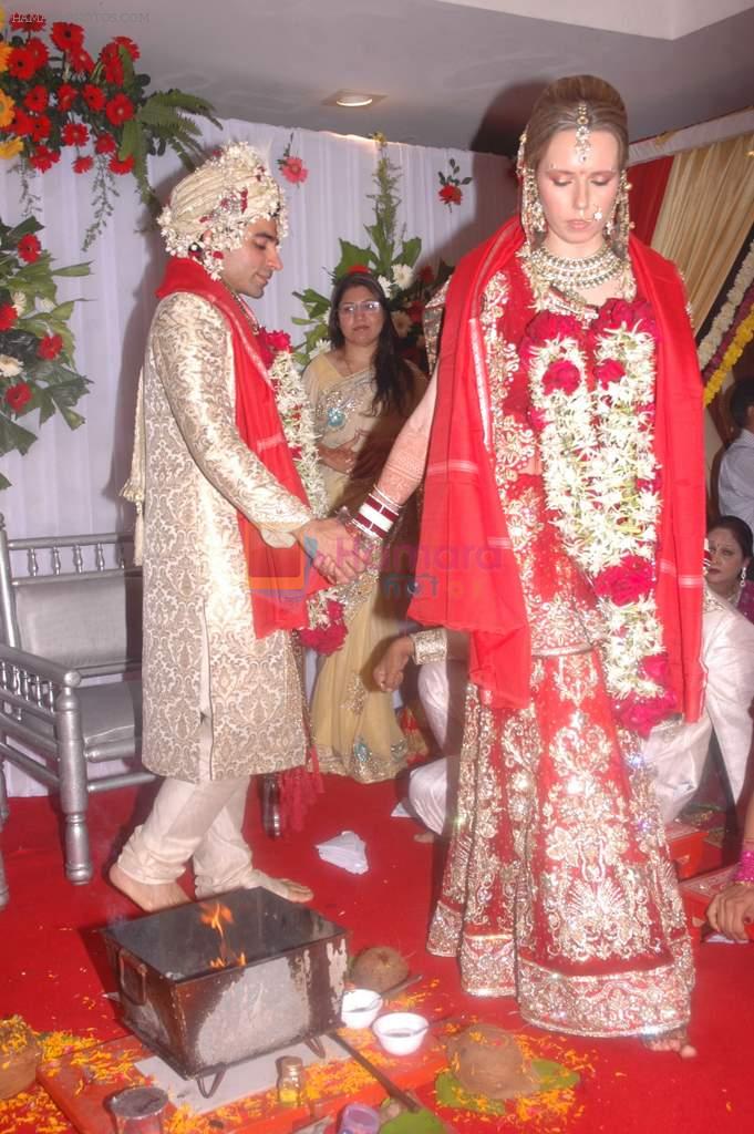 Magda &  Abhishek   irani , son of  Feeroz irani at Gujarati actor Feroz Irani's son wedding in Malad on 28th JAn 2012