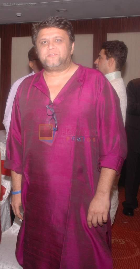 Rahul dholkia at Gujarati actor Feroz Irani's son wedding in Malad on 28th JAn 2012