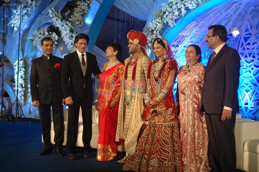 Shah Rukh Khan with Abhinav Jhunjhunwala, Prerna Sarda and Mr and Mrs Sarda at Prerna Ghanshyam Sarda�s wedding to Abhinav Amitabh Jhunjhunwala in Suburban Mumbai on 29th Jan 2012