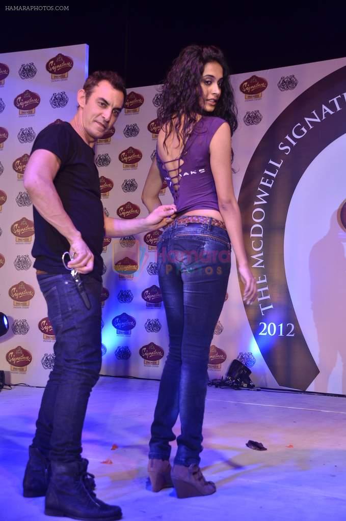 Sarah Jane Dias at Signature Derby pre show in RWITC on 2nd Feb 2012