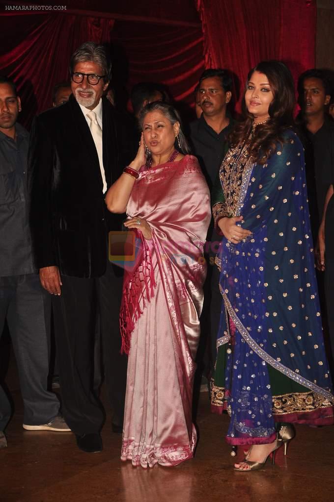 Aishwarya Bachchan, Amitabh Bachchan, Jaya Bachchan at Genelia D'souza and Ritesh Deshmukh wedding reception in Hotel Grand Hyatt, Mumbai on 4th Feb 2012