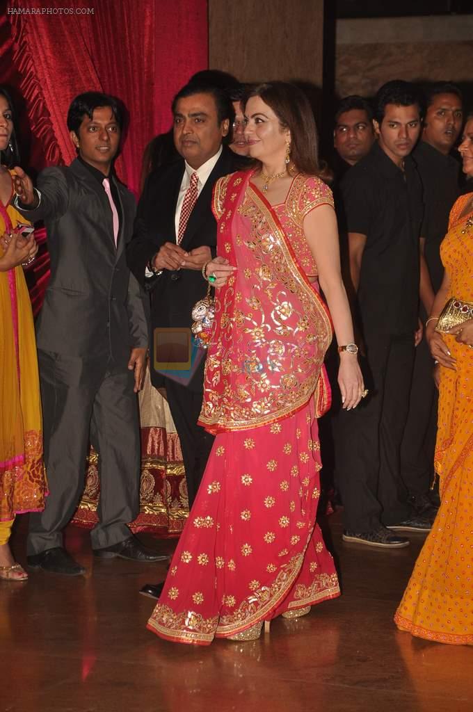 Nita Ambani, Mukesh Ambani at Genelia D'souza and Ritesh Deshmukh wedding reception in Hotel Grand Hyatt, Mumbai on 4th Feb 2012
