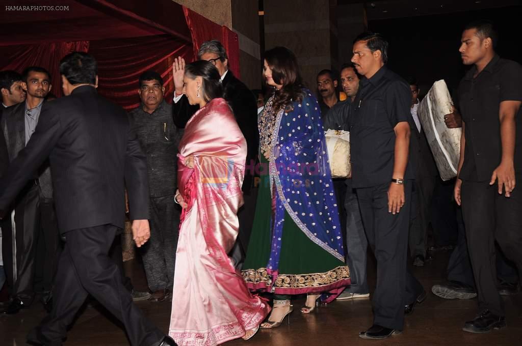 Aishwarya Bachchan, Amitabh Bachchan, Jaya Bachchan at Genelia D'souza and Ritesh Deshmukh wedding reception in Hotel Grand Hyatt, Mumbai on 4th Feb 2012