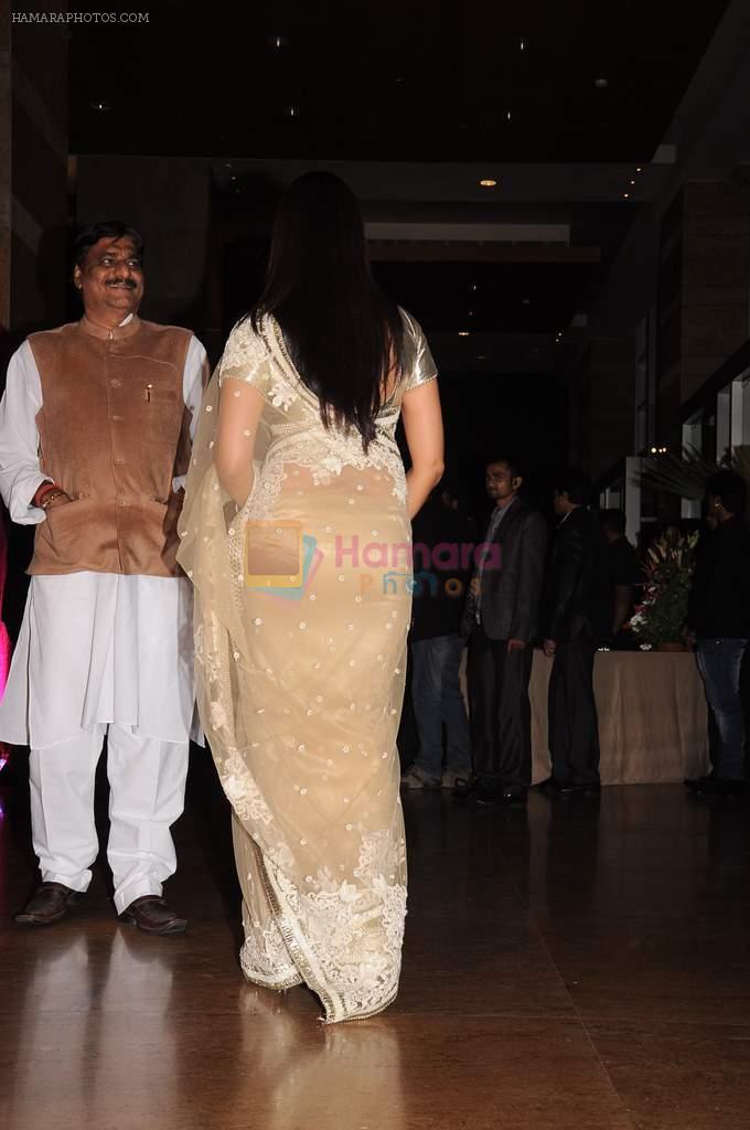 Bipasha Basu at Genelia D'souza and Ritesh Deshmukh wedding reception in Hotel Grand Hyatt, Mumbai on 4th Feb 2012