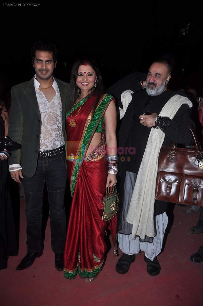 Deepshikha, Kaishav Arora at Stardust Awards red carpet in Mumbai on 10th Feb 2012