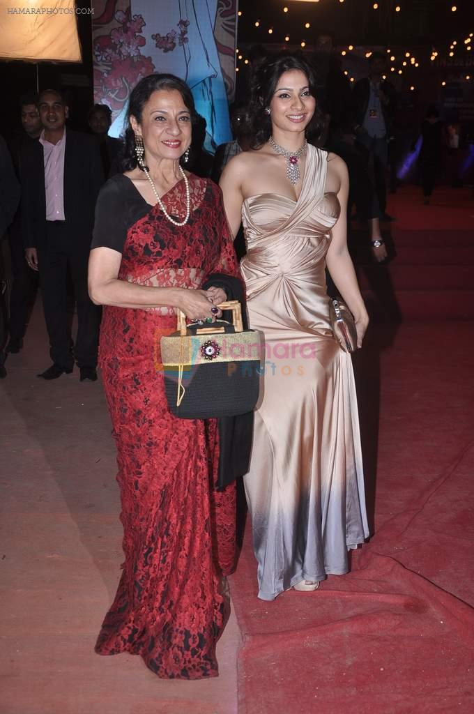 Tanuja, Tanisha Mukherjee at Stardust Awards red carpet in Mumbai on 10th Feb 2012