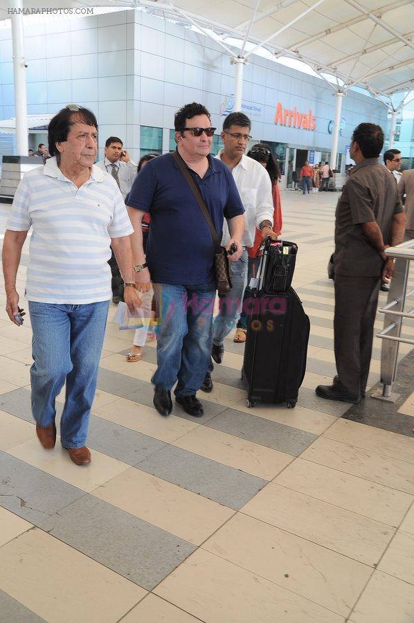 Rishi Kapoor return from Varun Dhawan's Wedding in Goa at Domestic Airport, Mumbai on 12th Feb 2012
