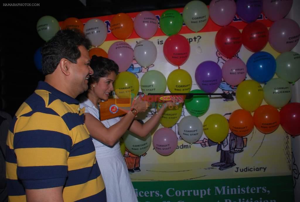 Vidya Malvade at Viren Shah's happy slappy party in Blue Frog on 12th Feb 2012