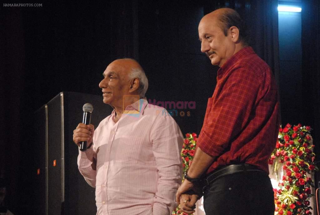 YAsh Chopra, Anupam Kher at Anupam Kher's father prayer meet in Isckon, Mumbai on 13th Feb 2012