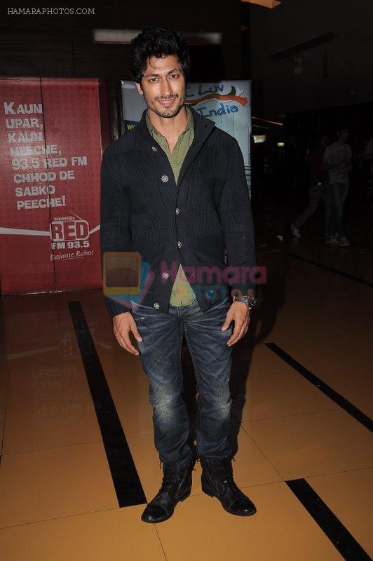 Vidyut Jamwal at Ekk Deewana Tha premiere at Cinemax on 16th Feb 2012