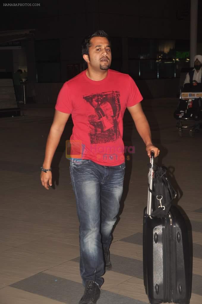 Omi Vaidya returns from Bangalore on 22nd Feb 2012