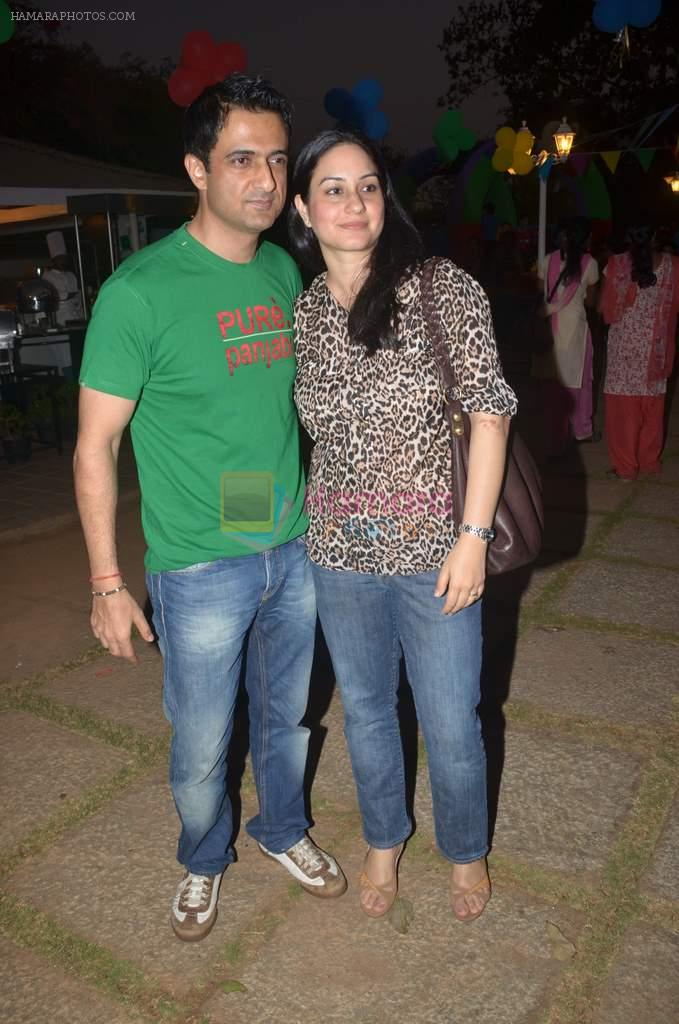 Sanjay Suri at Manoj Bjapai's daughter's birthday bash in The Club on 23rd Feb 2012