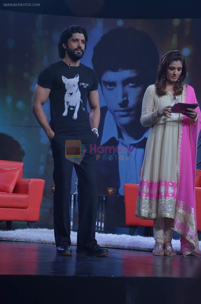 Raveena Tandon, Farhan Akhtar on the sets of NDTV Issi Ka Naam Zindagi in Yashraj on 25th Feb 2012