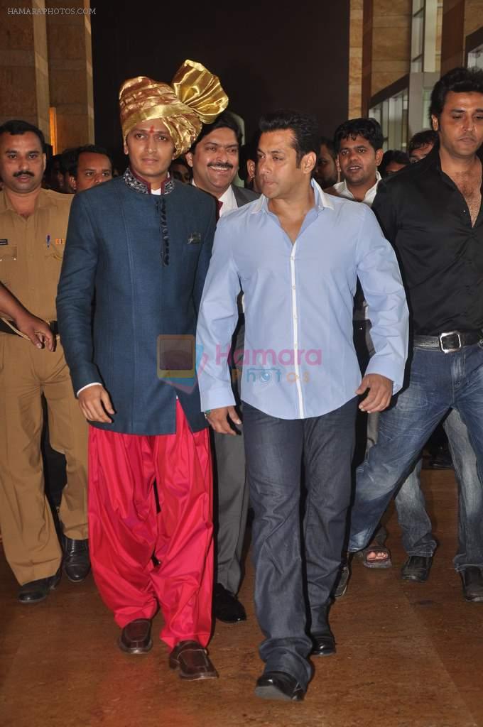 Salman Khan, Ritesh Deshmukhat Honey Bhagnani wedding in Mumbai on 27th Feb 2012