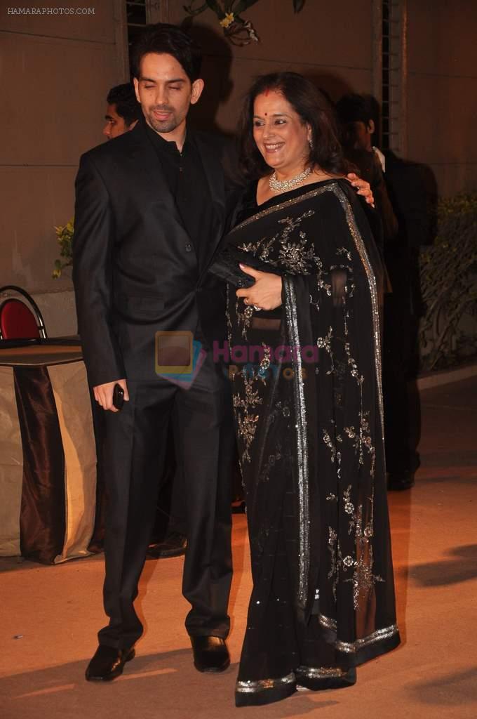 Poonam Sinha, Luv Sinha at the Honey Bhagnani wedding reception on 28th Feb 2012
