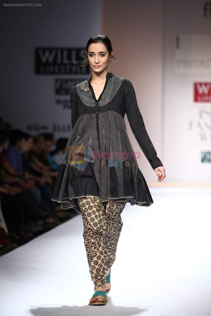 Model walks the ramp for Priyadarshini Rao, Sonam Dubal at Wills Lifestyle India Fashion Week Autumn Winter 2012 Day 4 on 18th Feb 2012