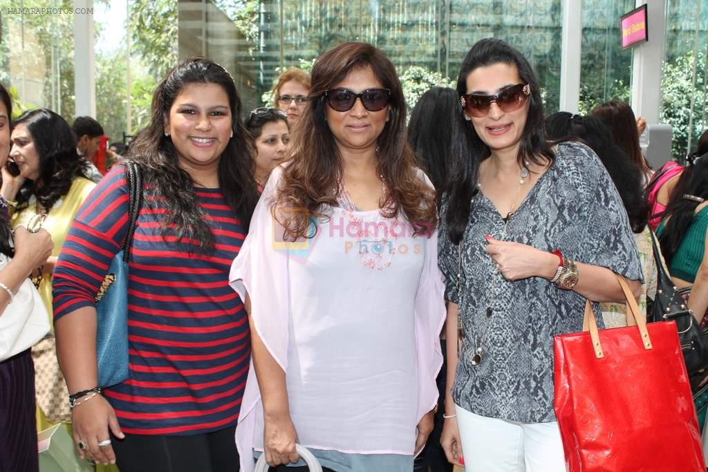 shaan, sharmilla khanna and mana shetty at Sahchari foundation exhibition in Four Seasons on 1st March 2012 
