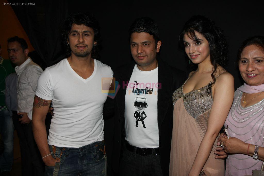 Sonu Nigam, Bhushan Kumar, Divya Khosla at Khushali Kumar Show at lakme fashion week 2012 in Grand Hyatt, Mumbai on 2nd March 2012