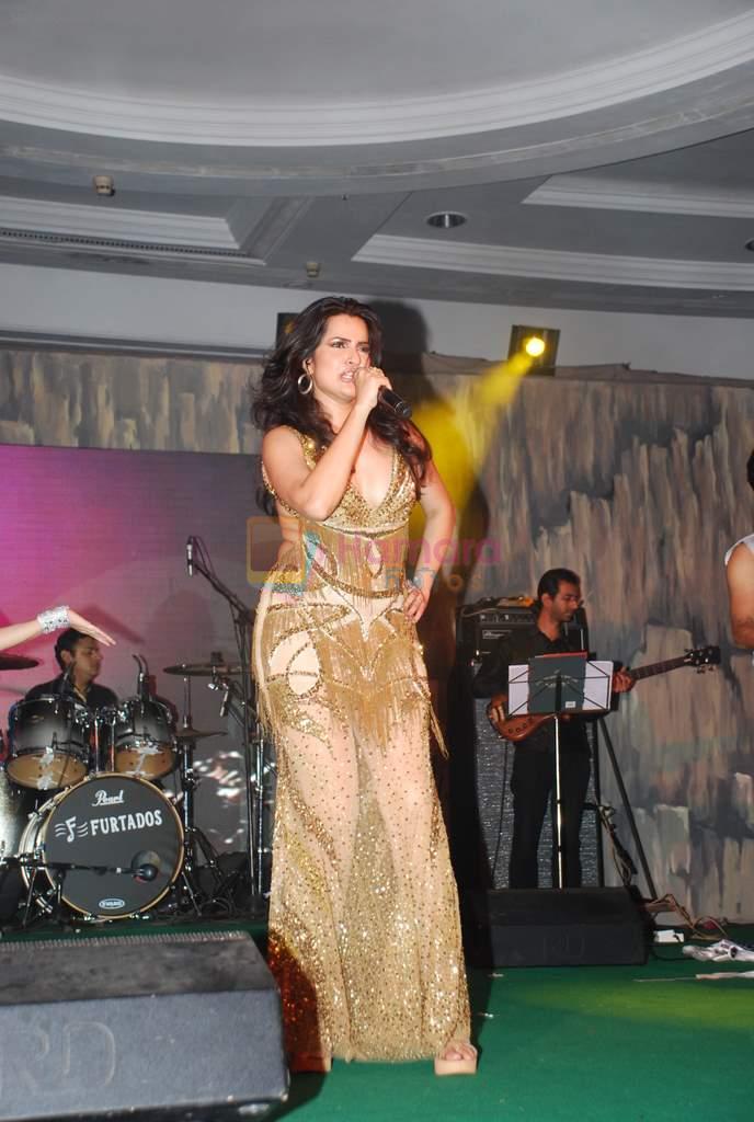 Shona Mohapatra at Olive Crown Awards in Taj Land's End on 3rd March 2012