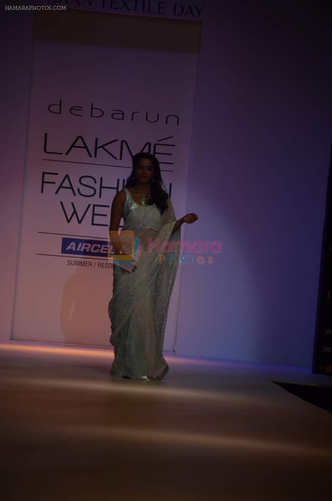 Shahana Goswami walk the ramp for Debarun Show at lakme fashion week 2012 Day 3 in Grand Hyatt, Mumbai on 4th March 2012