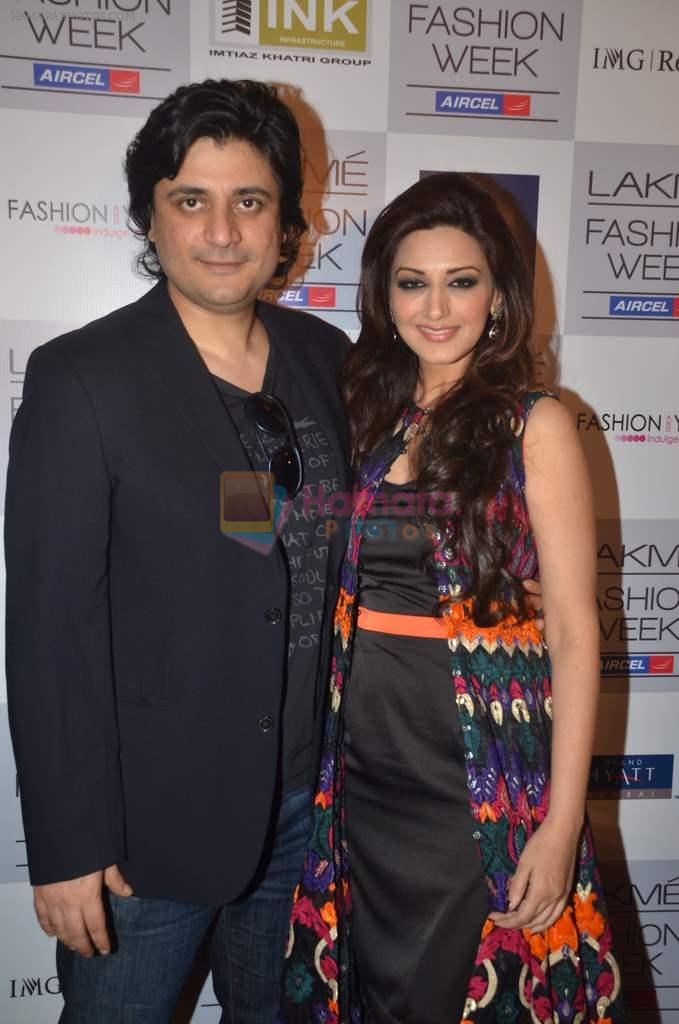 Sonali Bendre, Goldie Behl at Day 4 of lakme fashion week 2012 in Grand Hyatt, Mumbai on 5th March 2012
