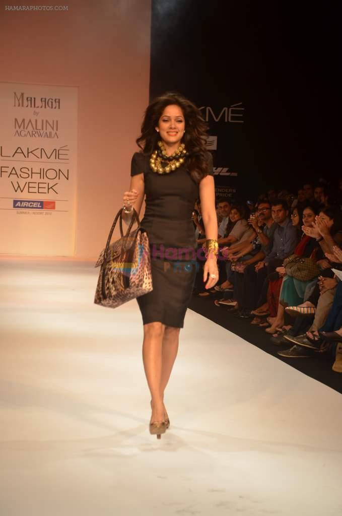 Vidya Malvade walk the ramp for Malini Agarwala Show at lakme fashion week 2012 Day 5 in Grand Hyatt, Mumbai on 6th March 2012