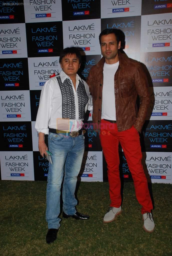 Rohit Roy at Rohit Bal Show at lakme fashion week 2012 Day 5 in Grand Hyatt, Mumbai on 6th March 2012-1