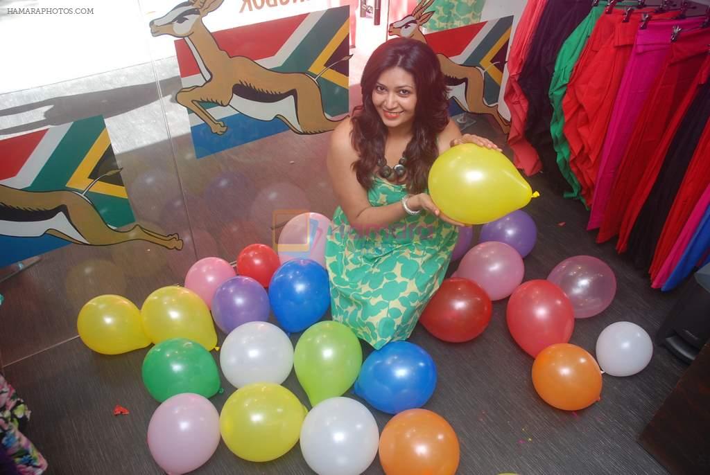 at Golmaal store pre holi bash in Lokhandwala on 7th March 2012