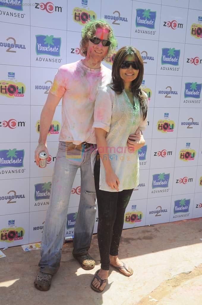 Shama Sikander, Alex O Neil at Zoom Holi celebrations in Mumbai on 8th March 2012