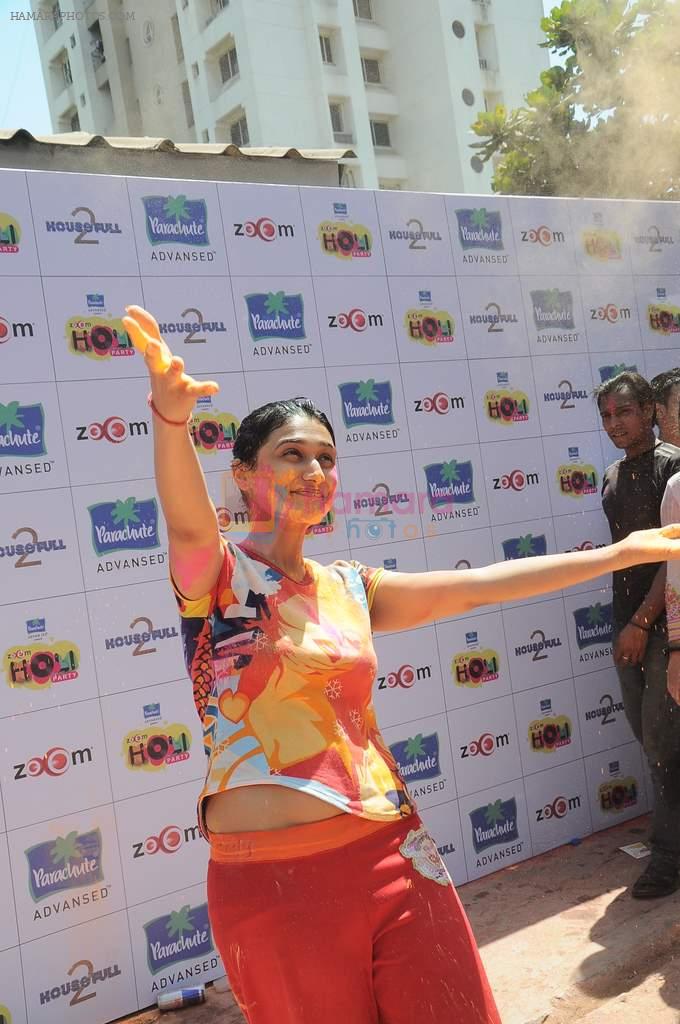 Ragini Khanna at Zoom Holi celebrations in Mumbai on 8th March 2012