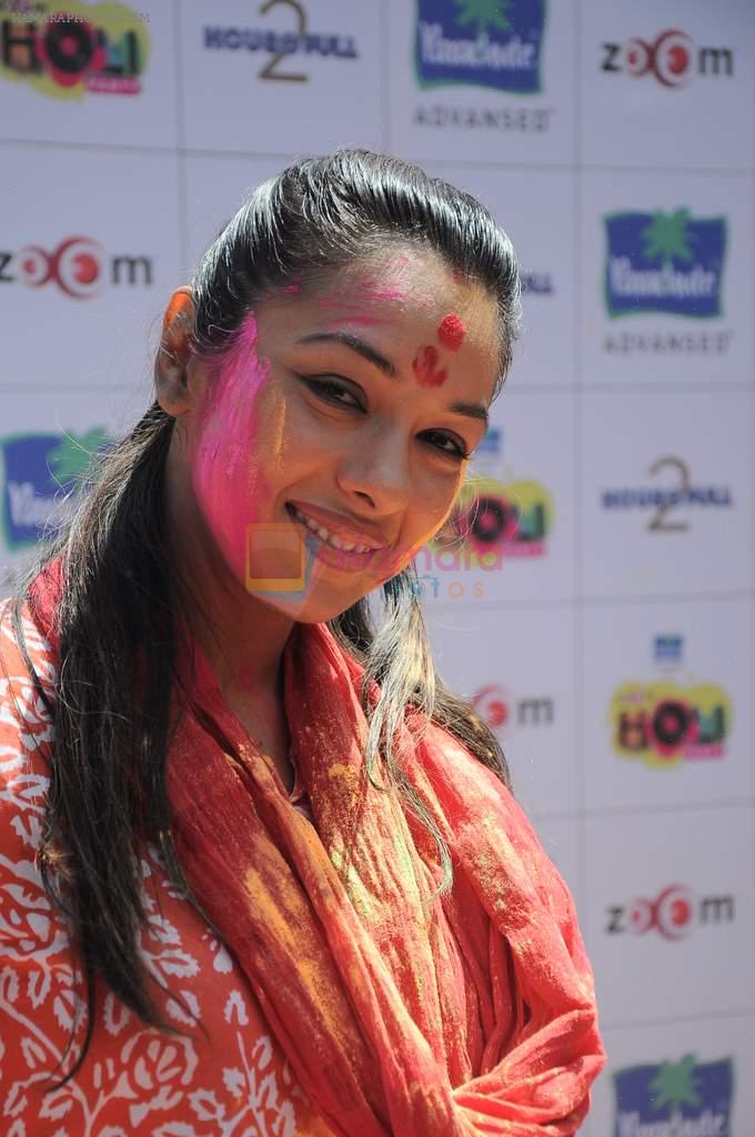 Rupali Ganguly at Zoom Holi celebrations in Mumbai on 8th March 2012