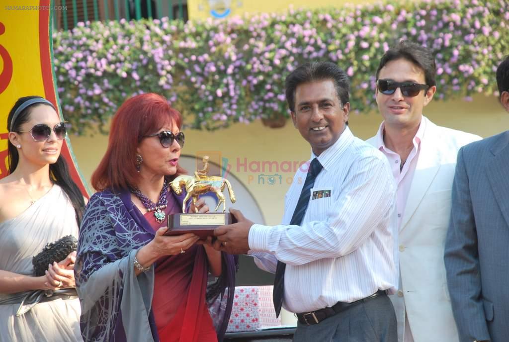 Ness Wadia, Maureen Wadia at Wadia Cup Derby in Mumbai on 11th March 2012