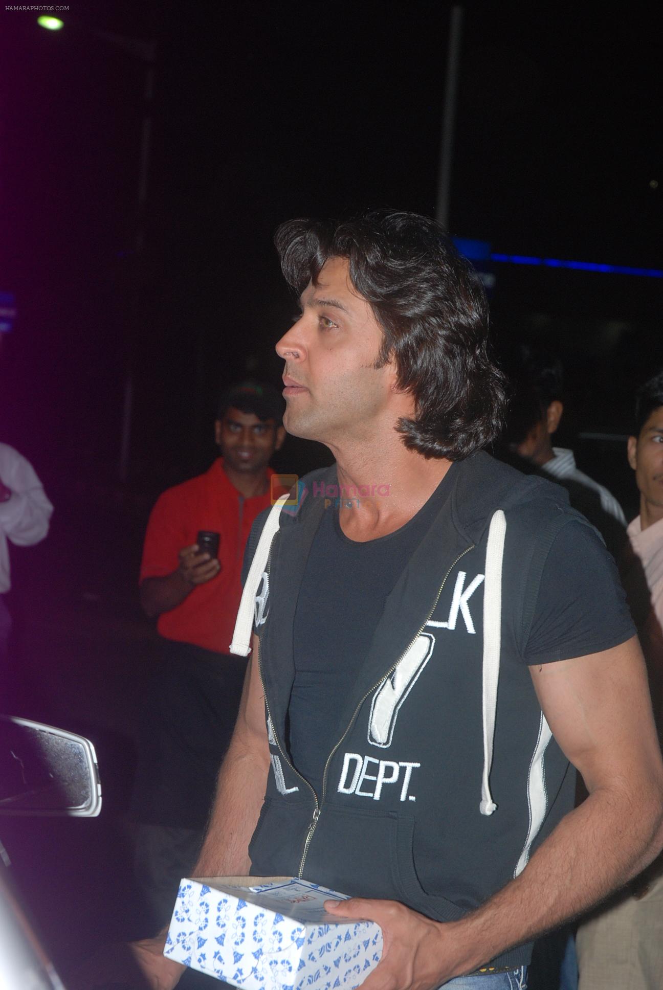 Hrithik Roshan snapped in Mumbai on 12th March 2012