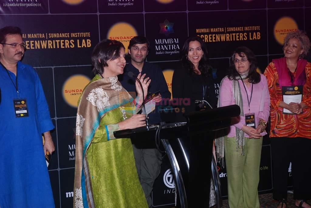 Shabana Azmi at screen writers assocoation club event in Mumbai on 12th March 2012