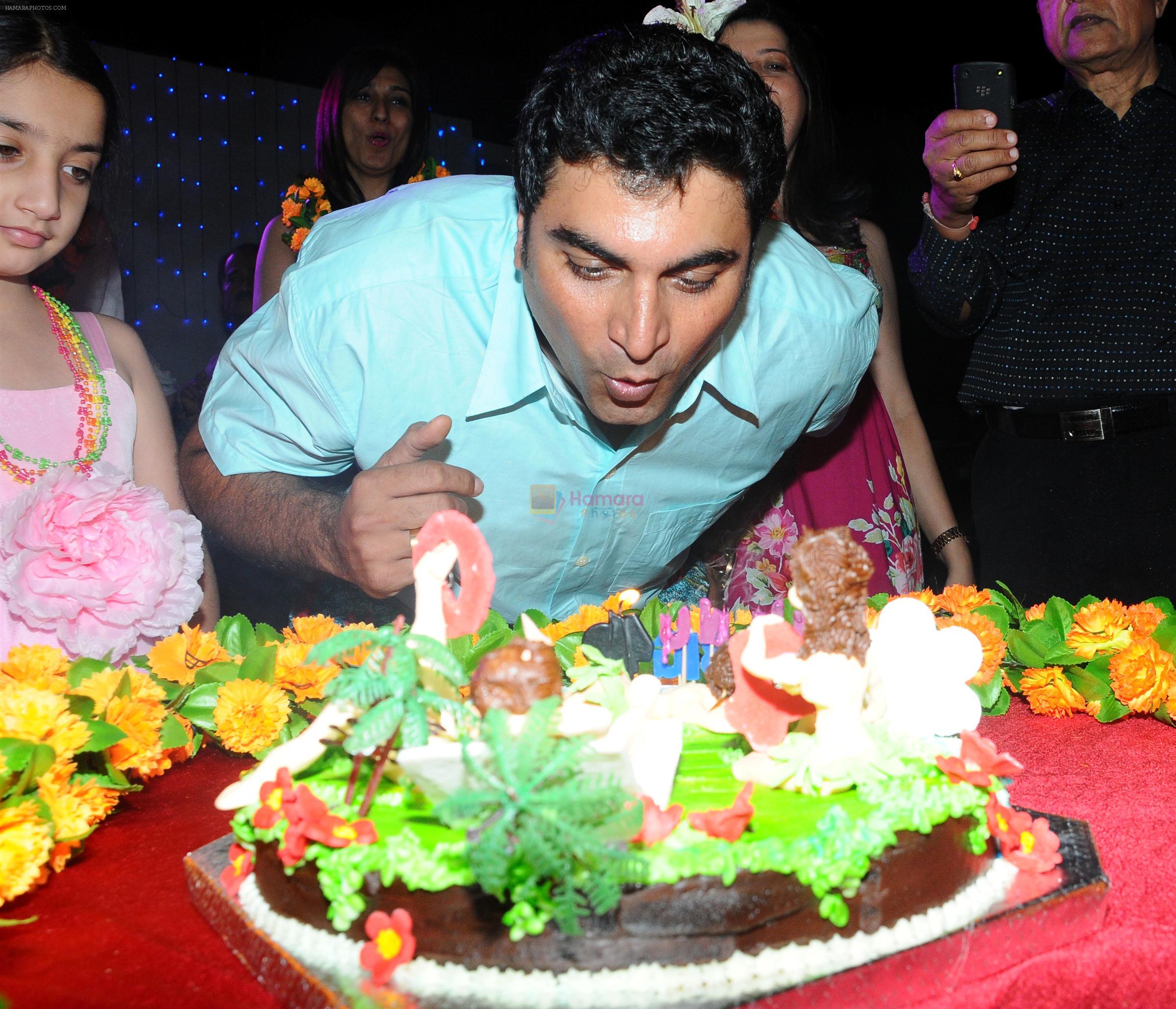 Farzad Billimoria at Naughty at forty Hawain surprise birthday party by Amy Billimoria on 12th March 2012