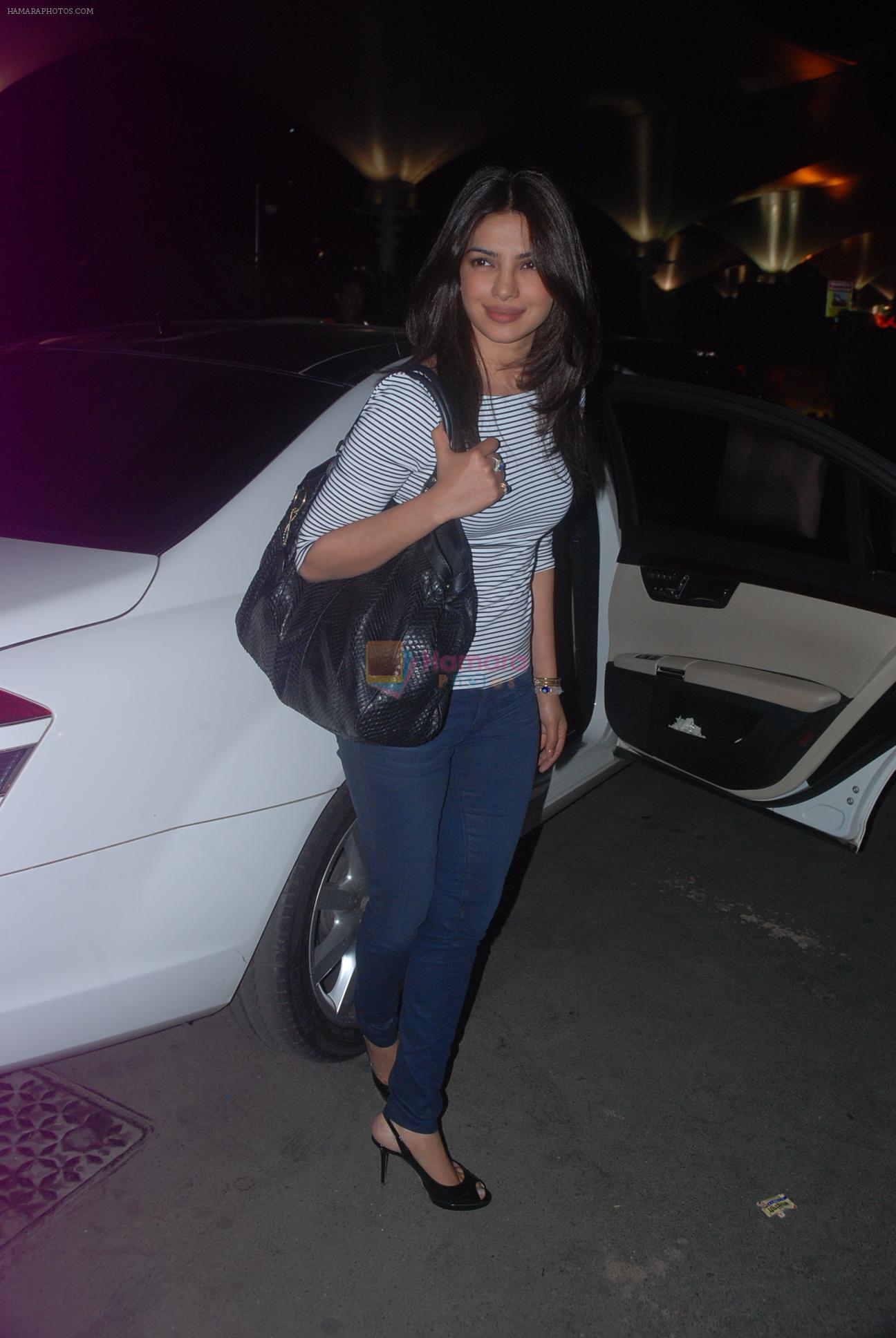 Priyanka Chopra snapped in Mumbai on 12th March 2012