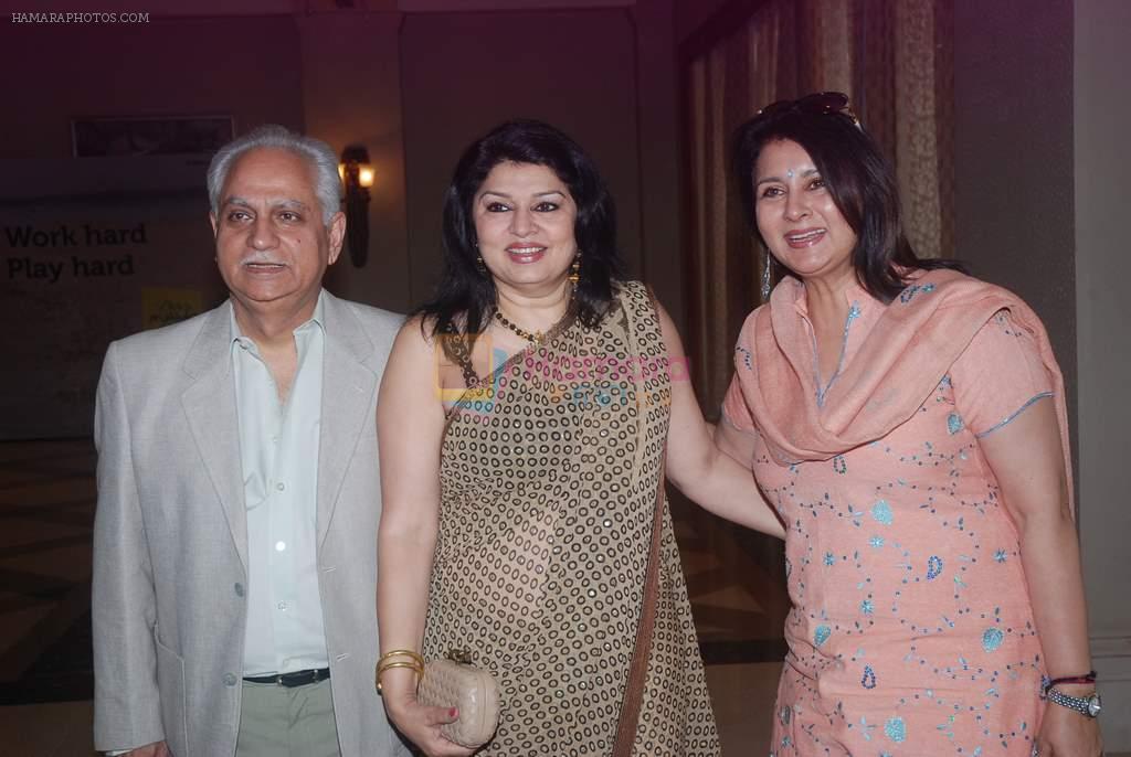 Ramesh Sippy, Kiran Sippy, Poonam Dhillon at screen writers assocoation club event in Mumbai on 12th March 2012