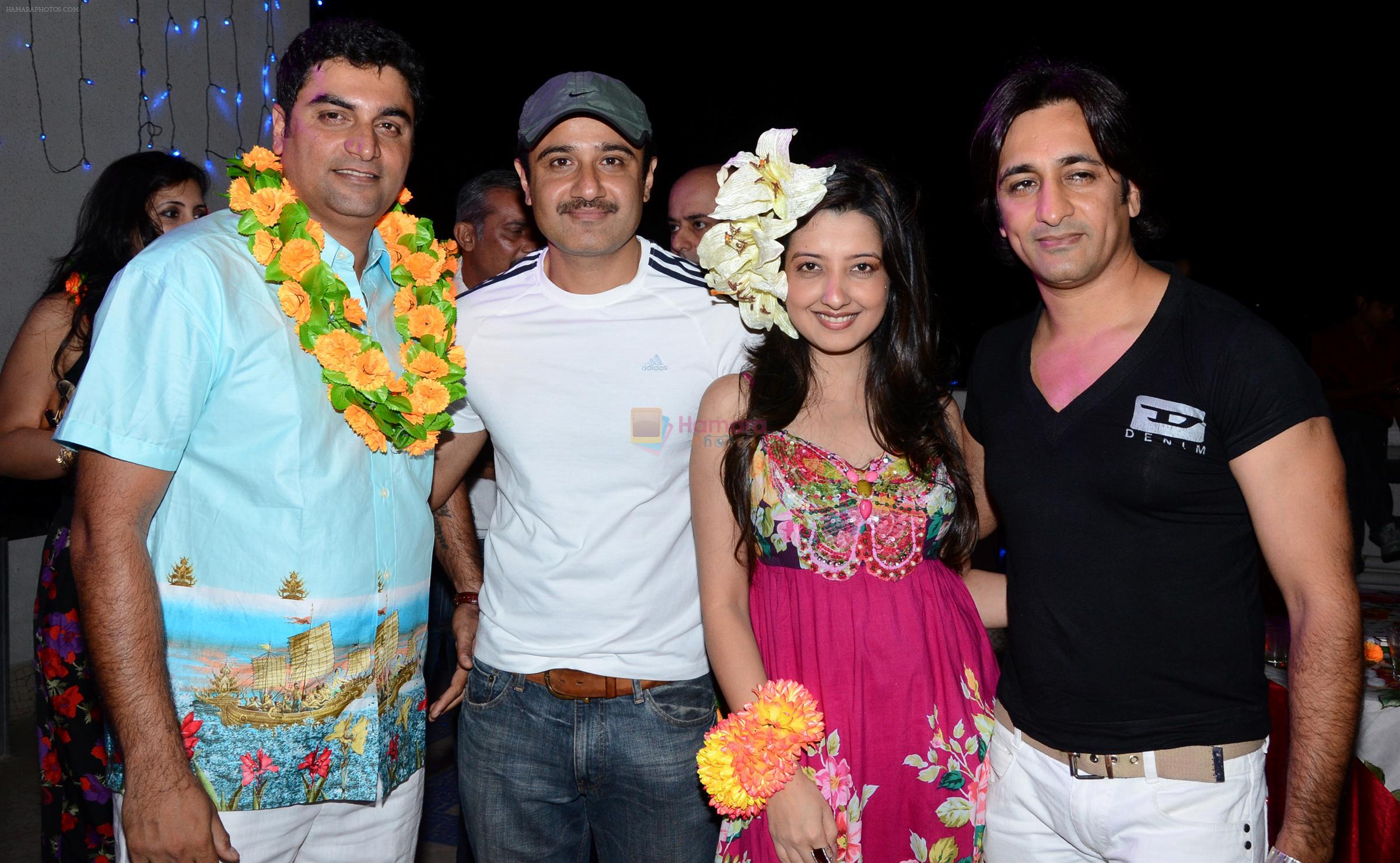 Farzad and Amy Billimoria , with Vivek Mushran and Rajeev Paul at Naughty at forty Hawain surprise birthday party by Amy Billimoria on 12th March 2012