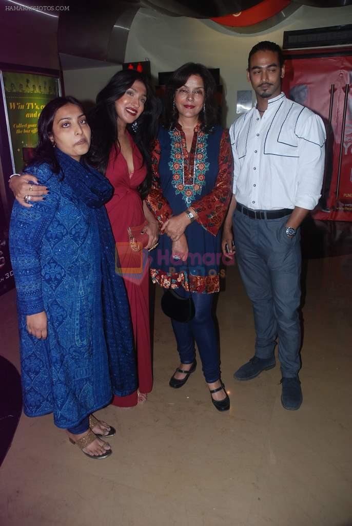 Zeenat Aman, Rituparna Sengupta at Zindagi Tere Naam premiere in PVR on 15th March 2012