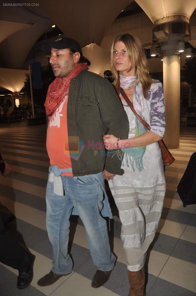 Vikram Chatwal arrives in India with gf in Mumbai Airport on 17th March 2012